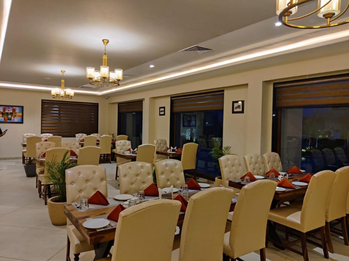 The Imperial Prime Clarks Inn Suites, Bhīlwāra 외부 사진