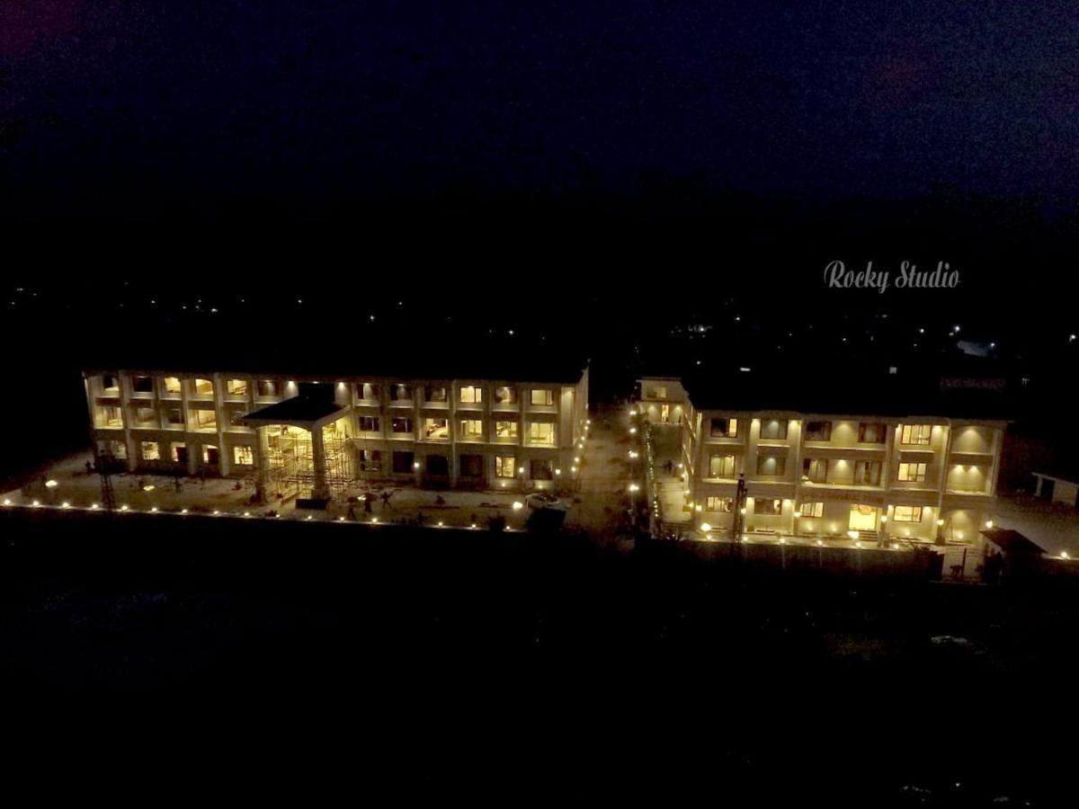 The Imperial Prime Clarks Inn Suites, Bhīlwāra 외부 사진