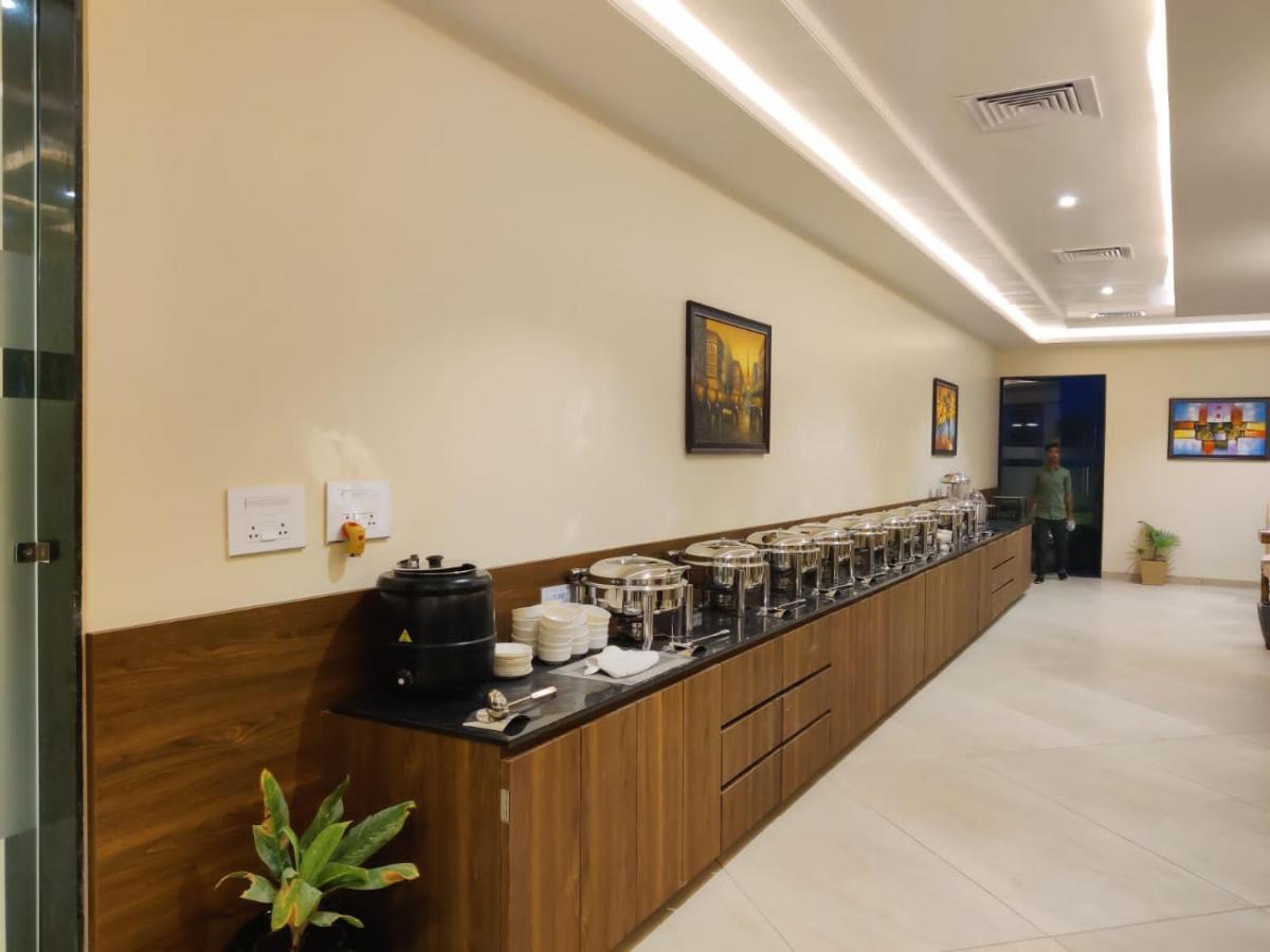 The Imperial Prime Clarks Inn Suites, Bhīlwāra 외부 사진