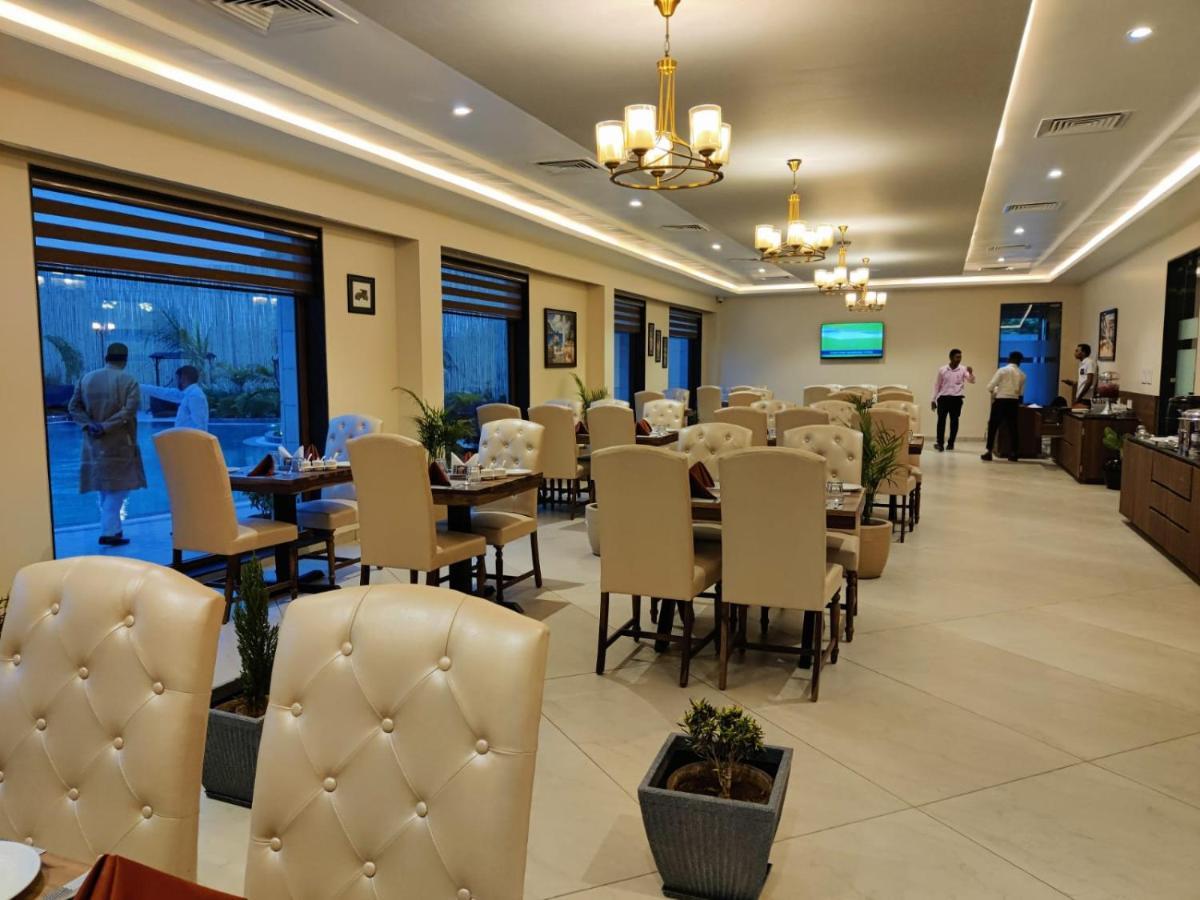 The Imperial Prime Clarks Inn Suites, Bhīlwāra 외부 사진