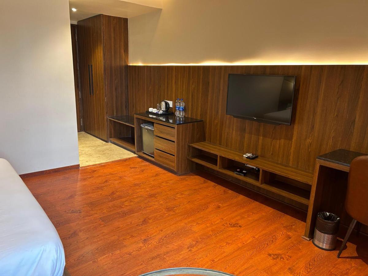 The Imperial Prime Clarks Inn Suites, Bhīlwāra 외부 사진